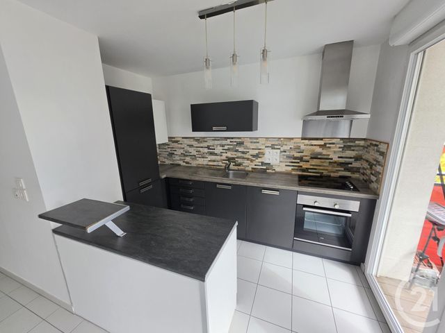 Appartement T3 à vendre - 3 pièces - 66.1 m2 - ST FONS - 69 - RHONE-ALPES - Century 21 K.P.I