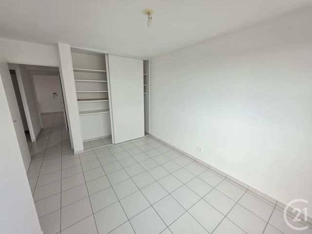 Appartement T3 à vendre - 3 pièces - 66.1 m2 - ST FONS - 69 - RHONE-ALPES - Century 21 K.P.I