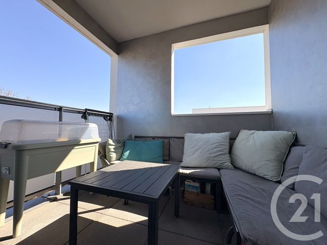 Appartement T2 à vendre - 2 pièces - 44.0 m2 - VENISSIEUX - 69 - RHONE-ALPES - Century 21 K.P.I