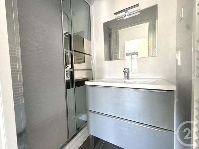 Appartement T2 à louer - 2 pièces - 42.1 m2 - ST FONS - 69 - RHONE-ALPES - Century 21 K.P.I
