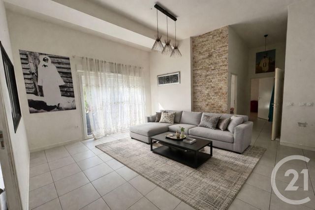 Appartement à vendre - 4 pièces - 84.0 m2 - ST FONS - 69 - RHONE-ALPES - Century 21 K.P.I