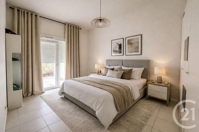 Appartement à vendre - 4 pièces - 84.0 m2 - ST FONS - 69 - RHONE-ALPES - Century 21 K.P.I