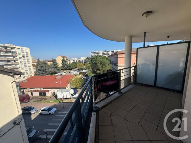 Appartement T3 à vendre - 3 pièces - 69.72 m2 - ST FONS - 69 - RHONE-ALPES - Century 21 K.P.I