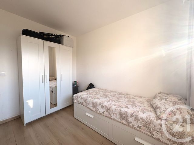 Appartement T3 à vendre - 3 pièces - 68.0 m2 - VENISSIEUX - 69 - RHONE-ALPES - Century 21 K.P.I