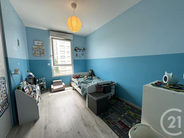 Appartement F5 à louer - 5 pièces - 93.17 m2 - ST FONS - 69 - RHONE-ALPES - Century 21 K.P.I