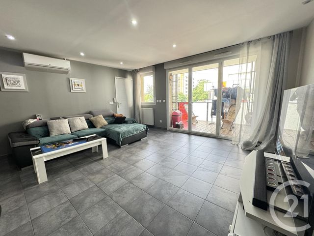 Appartement F5 à louer - 5 pièces - 93.17 m2 - ST FONS - 69 - RHONE-ALPES - Century 21 K.P.I