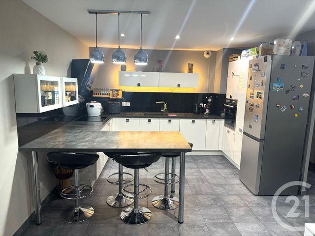 Appartement F5 à louer - 5 pièces - 93.17 m2 - ST FONS - 69 - RHONE-ALPES - Century 21 K.P.I