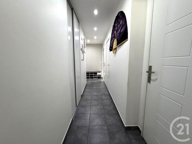 Appartement F5 à louer - 5 pièces - 93.17 m2 - ST FONS - 69 - RHONE-ALPES - Century 21 K.P.I