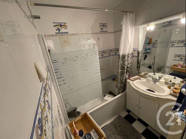 Appartement F5 à vendre - 5 pièces - 95.0 m2 - VENISSIEUX - 69 - RHONE-ALPES - Century 21 K.P.I