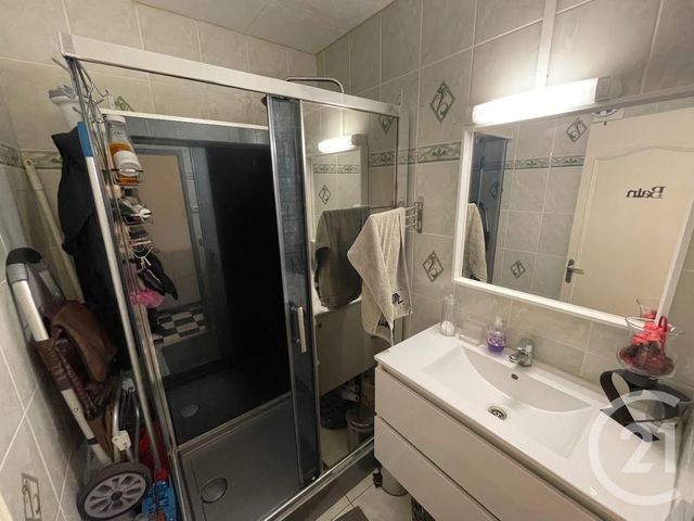 Appartement F5 à vendre - 5 pièces - 95.0 m2 - VENISSIEUX - 69 - RHONE-ALPES - Century 21 K.P.I