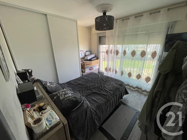 Appartement F5 à vendre - 5 pièces - 95.0 m2 - VENISSIEUX - 69 - RHONE-ALPES - Century 21 K.P.I