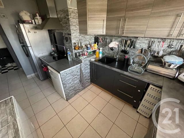 Appartement F5 à vendre - 5 pièces - 95.0 m2 - VENISSIEUX - 69 - RHONE-ALPES - Century 21 K.P.I