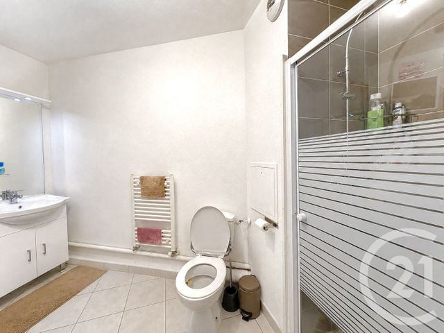 Appartement T3 à vendre - 3 pièces - 63.0 m2 - VENISSIEUX - 69 - RHONE-ALPES - Century 21 K.P.I