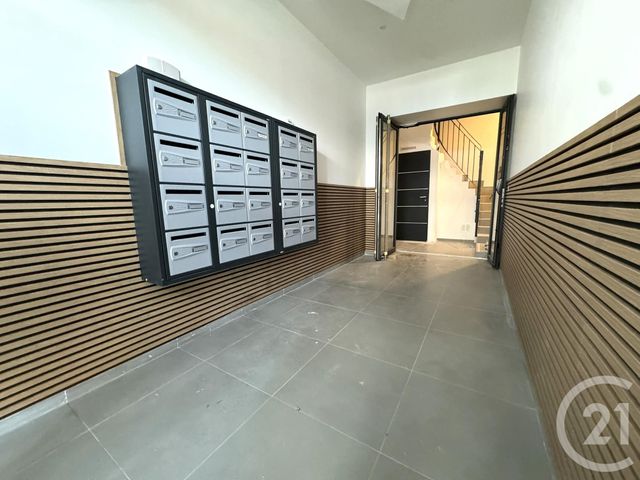 Appartement T2 à louer - 2 pièces - 40.7 m2 - ST FONS - 69 - RHONE-ALPES - Century 21 K.P.I