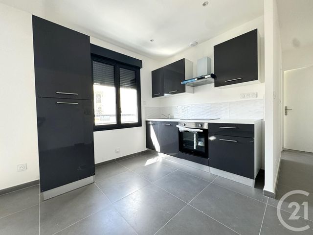 Appartement T2 à louer - 2 pièces - 40.7 m2 - ST FONS - 69 - RHONE-ALPES - Century 21 K.P.I