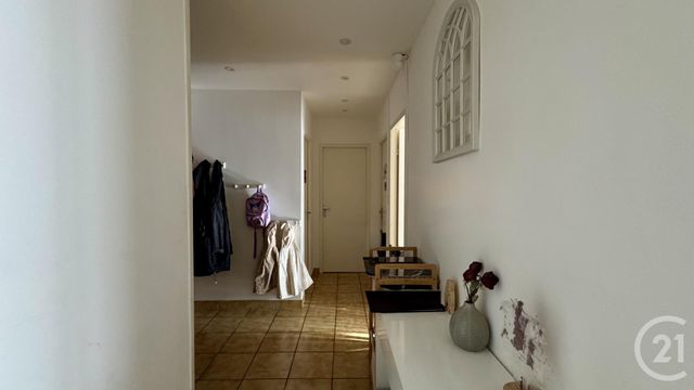 Appartement T4 à vendre - 4 pièces - 77.0 m2 - ST FONS - 69 - RHONE-ALPES - Century 21 K.P.I