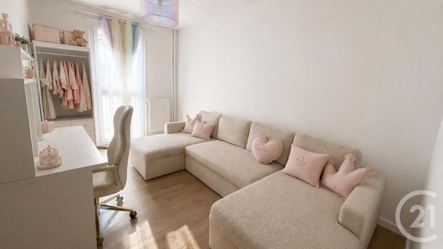 Appartement T4 à vendre - 4 pièces - 77.0 m2 - ST FONS - 69 - RHONE-ALPES - Century 21 K.P.I