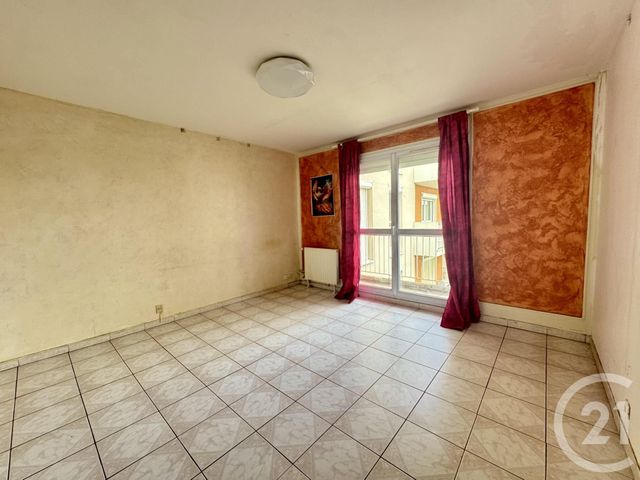 Appartement F3 à louer ST FONS