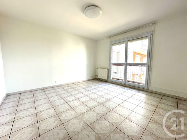 Appartement F3 à louer ST FONS