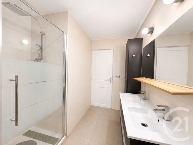 Appartement T3 à vendre - 3 pièces - 77.87 m2 - VENISSIEUX - 69 - RHONE-ALPES - Century 21 K.P.I