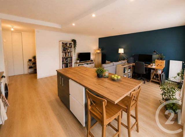 Appartement T3 à vendre - 3 pièces - 65.05 m2 - ST FONS - 69 - RHONE-ALPES - Century 21 K.P.I