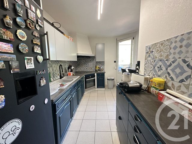 Appartement T4 à louer - 4 pièces - 90.0 m2 - VENISSIEUX - 69 - RHONE-ALPES - Century 21 K.P.I