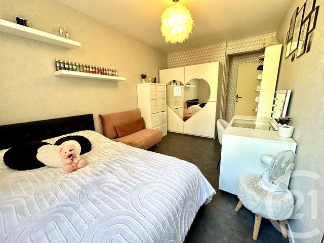 Appartement T4 à louer - 4 pièces - 90.0 m2 - VENISSIEUX - 69 - RHONE-ALPES - Century 21 K.P.I