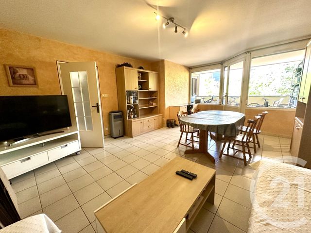 Appartement T4 à louer - 4 pièces - 90.0 m2 - VENISSIEUX - 69 - RHONE-ALPES - Century 21 K.P.I
