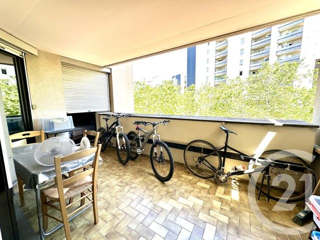 Appartement T4 à louer - 4 pièces - 90.0 m2 - VENISSIEUX - 69 - RHONE-ALPES - Century 21 K.P.I