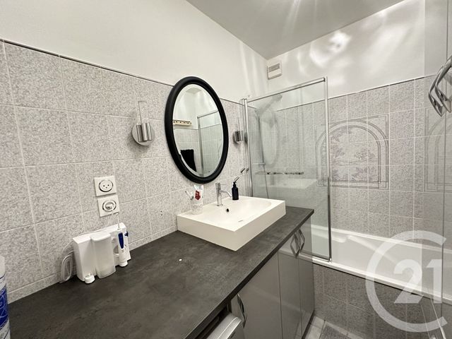 Appartement T4 à louer - 4 pièces - 90.0 m2 - VENISSIEUX - 69 - RHONE-ALPES - Century 21 K.P.I