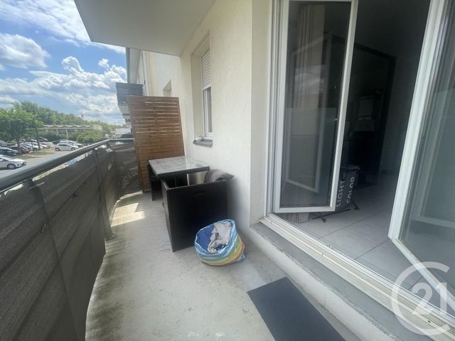 Appartement T3 à louer - 3 pièces - 65.92 m2 - VENISSIEUX - 69 - RHONE-ALPES - Century 21 K.P.I