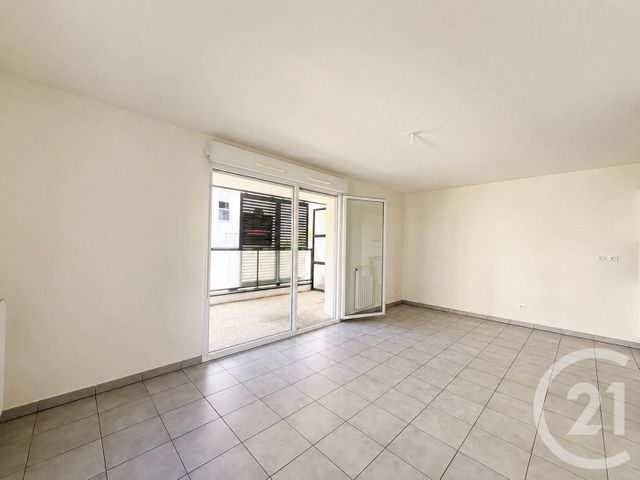 Appartement T3 à vendre - 3 pièces - 62.0 m2 - VENISSIEUX - 69 - RHONE-ALPES - Century 21 K.P.I