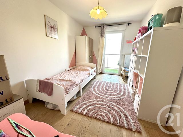 Appartement T3 à louer - 3 pièces - 69.51 m2 - VENISSIEUX - 69 - RHONE-ALPES - Century 21 K.P.I