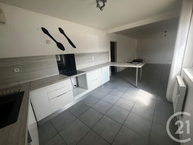Appartement T4 à louer - 4 pièces - 80.25 m2 - ST FONS - 69 - RHONE-ALPES - Century 21 K.P.I