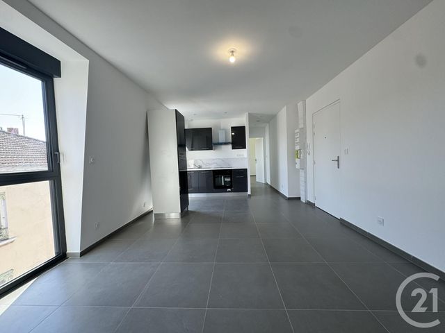 Appartement T2 à louer - 2 pièces - 40.1 m2 - ST FONS - 69 - RHONE-ALPES - Century 21 K.P.I
