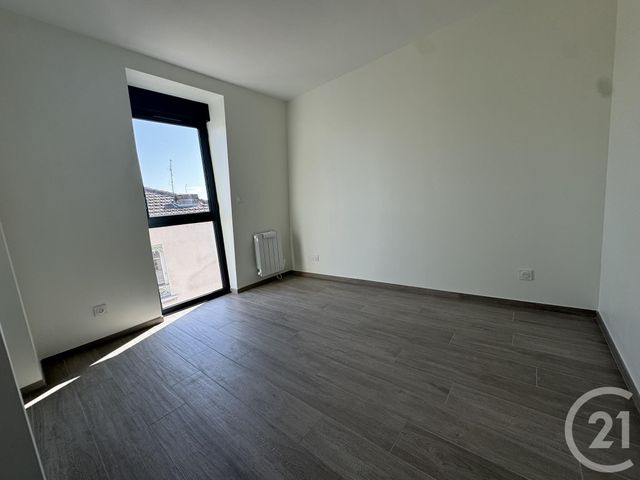 Appartement T2 à louer - 2 pièces - 40.1 m2 - ST FONS - 69 - RHONE-ALPES - Century 21 K.P.I