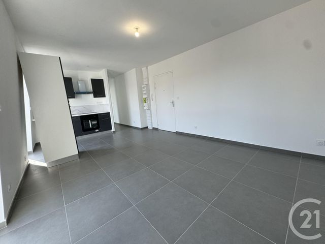 Appartement T2 à louer - 2 pièces - 40.1 m2 - ST FONS - 69 - RHONE-ALPES - Century 21 K.P.I