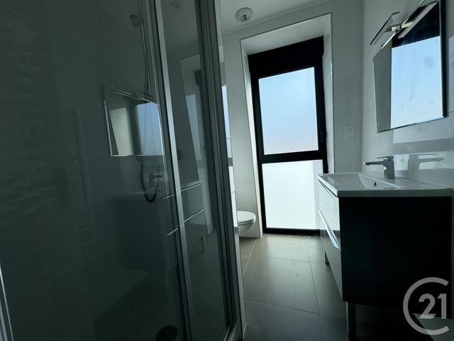 Appartement T2 à louer - 2 pièces - 40.1 m2 - ST FONS - 69 - RHONE-ALPES - Century 21 K.P.I