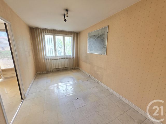 Appartement T4 à vendre - 4 pièces - 86.5 m2 - ST FONS - 69 - RHONE-ALPES - Century 21 K.P.I