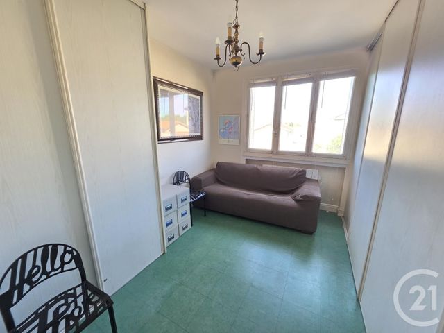 Appartement T4 à vendre - 4 pièces - 86.5 m2 - ST FONS - 69 - RHONE-ALPES - Century 21 K.P.I