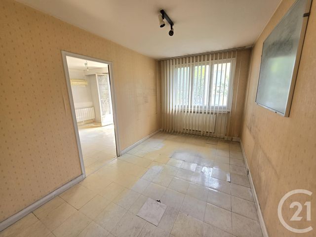 Appartement T4 à vendre - 4 pièces - 86.5 m2 - ST FONS - 69 - RHONE-ALPES - Century 21 K.P.I
