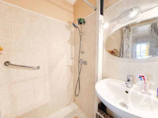 Appartement T3 à vendre - 3 pièces - 57.05 m2 - ST FONS - 69 - RHONE-ALPES - Century 21 K.P.I