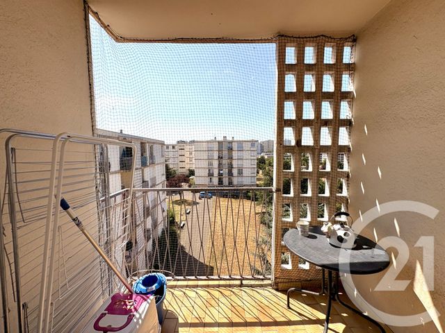 Appartement T3 à vendre - 3 pièces - 57.05 m2 - ST FONS - 69 - RHONE-ALPES - Century 21 K.P.I