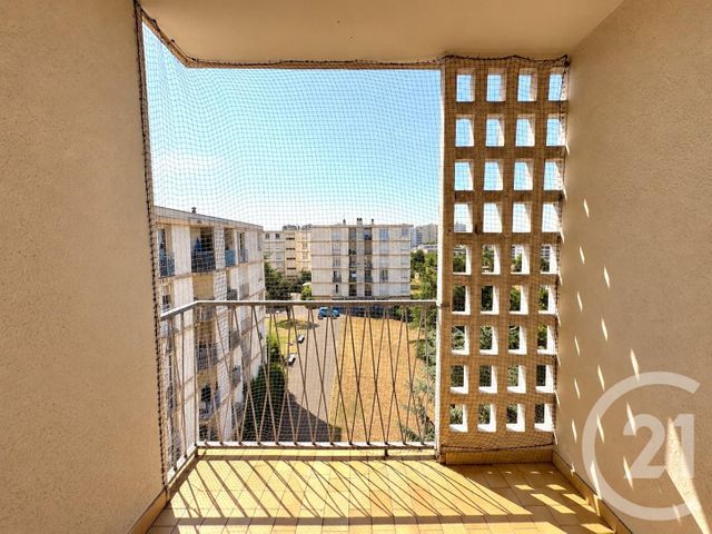 Appartement T3 à vendre - 3 pièces - 57.05 m2 - ST FONS - 69 - RHONE-ALPES - Century 21 K.P.I