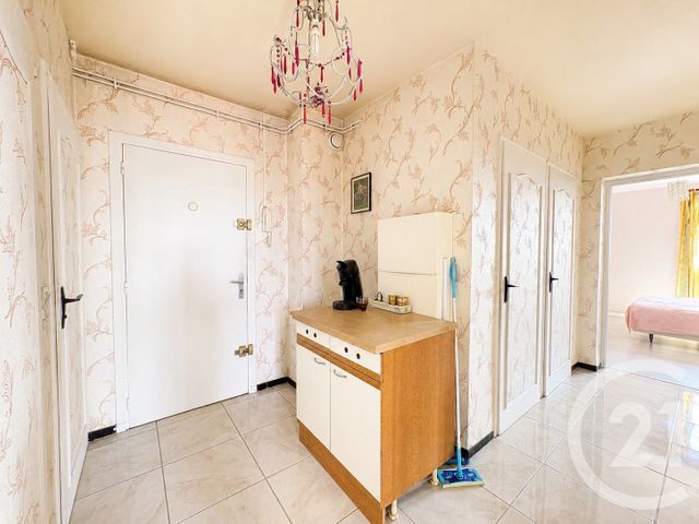 Appartement T3 à vendre - 3 pièces - 57.05 m2 - ST FONS - 69 - RHONE-ALPES - Century 21 K.P.I
