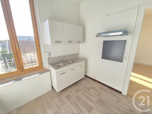 Appartement T2 à louer - 2 pièces - 35.0 m2 - ST FONS - 69 - RHONE-ALPES - Century 21 K.P.I