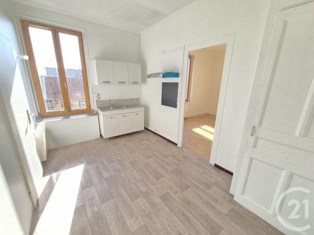 Appartement T2 à louer - 2 pièces - 35.0 m2 - ST FONS - 69 - RHONE-ALPES - Century 21 K.P.I