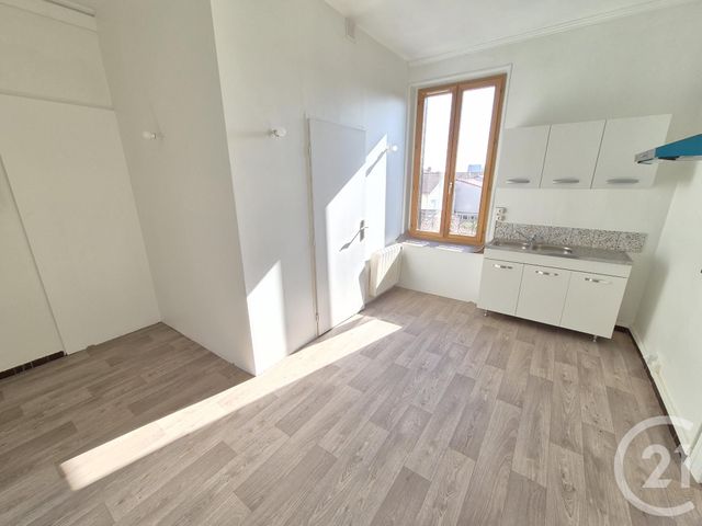 Appartement T2 à louer - 2 pièces - 35.0 m2 - ST FONS - 69 - RHONE-ALPES - Century 21 K.P.I