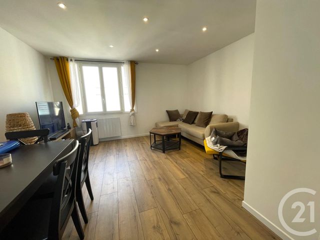 Appartement T3 à louer - 3 pièces - 53.02 m2 - ST FONS - 69 - RHONE-ALPES - Century 21 K.P.I