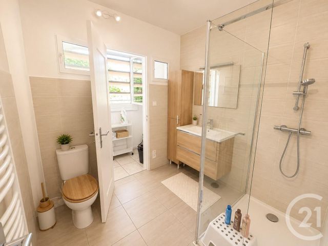 Appartement T2 à louer - 2 pièces - 48.55 m2 - ST FONS - 69 - RHONE-ALPES - Century 21 K.P.I